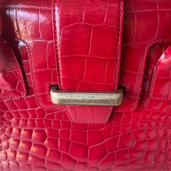 Adrienne Vittadini Leather hand bag. - Picture 3 of 5